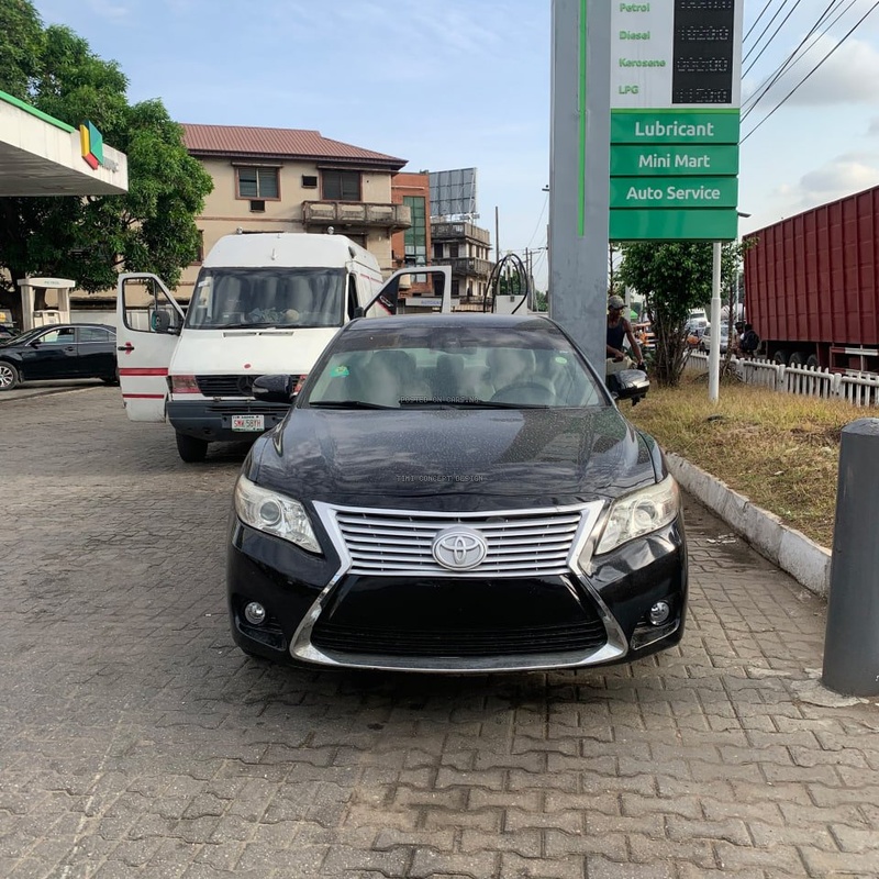 Neatly Used Toyota Camry 2010 for Sale Lagos image
