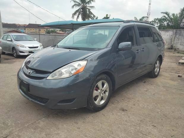 Nigerian Used 2008 Toyota Sienna in good working condition image
