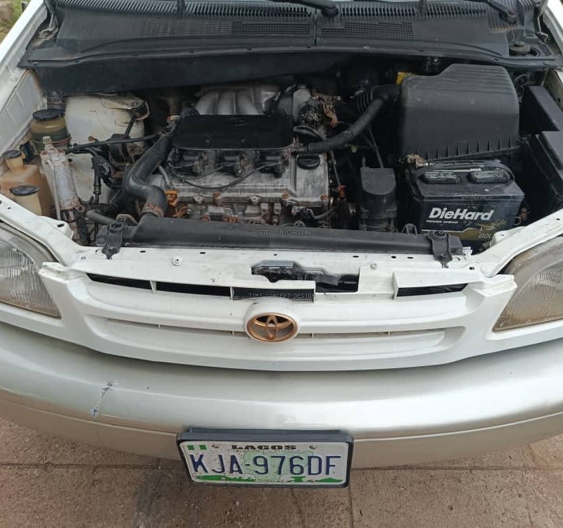 Toyota Sienna XLE 2002 For Sale image