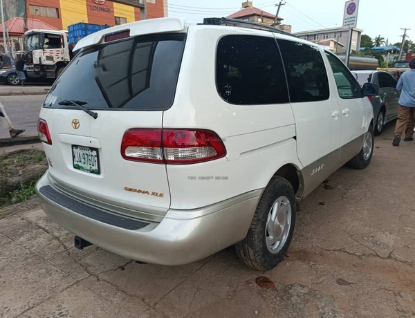 Toyota Sienna XLE 2002 For Sale