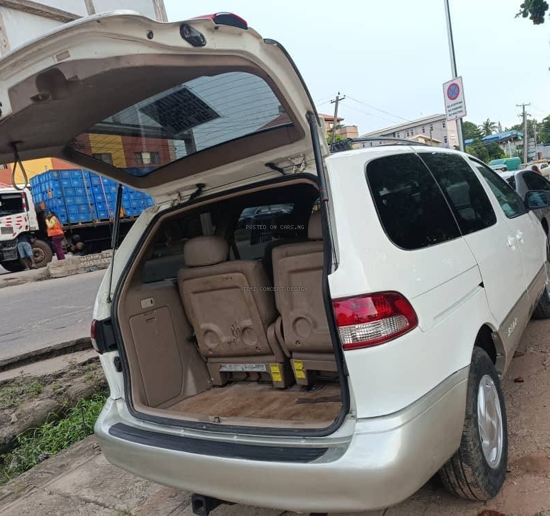 Toyota Sienna XLE 2002 For Sale image