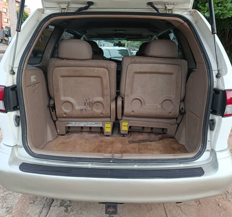 Toyota Sienna XLE 2002 For Sale image