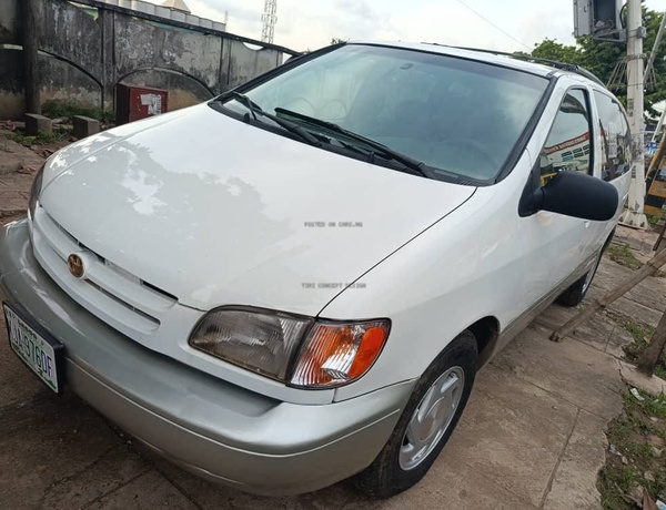 Toyota Sienna XLE 2002 For Sale