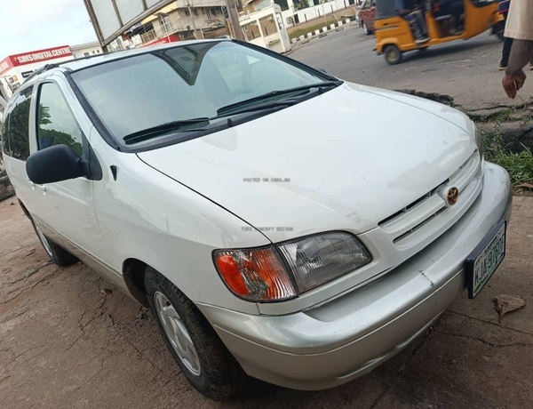 Toyota Sienna XLE 2002 For Sale