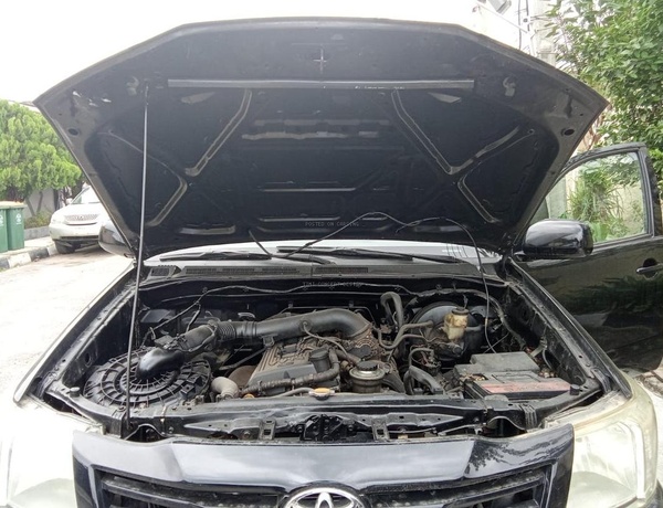 Toyota Hilux 2014 Double Cabin