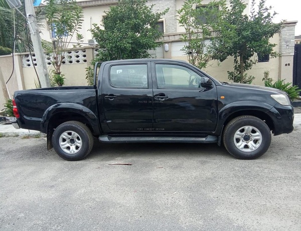 Toyota Hilux 2014 Double Cabin