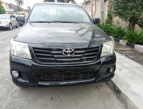 Toyota Hilux 2014 Double Cabin