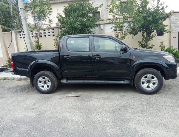 Toyota Hilux 2014 Double Cabin
