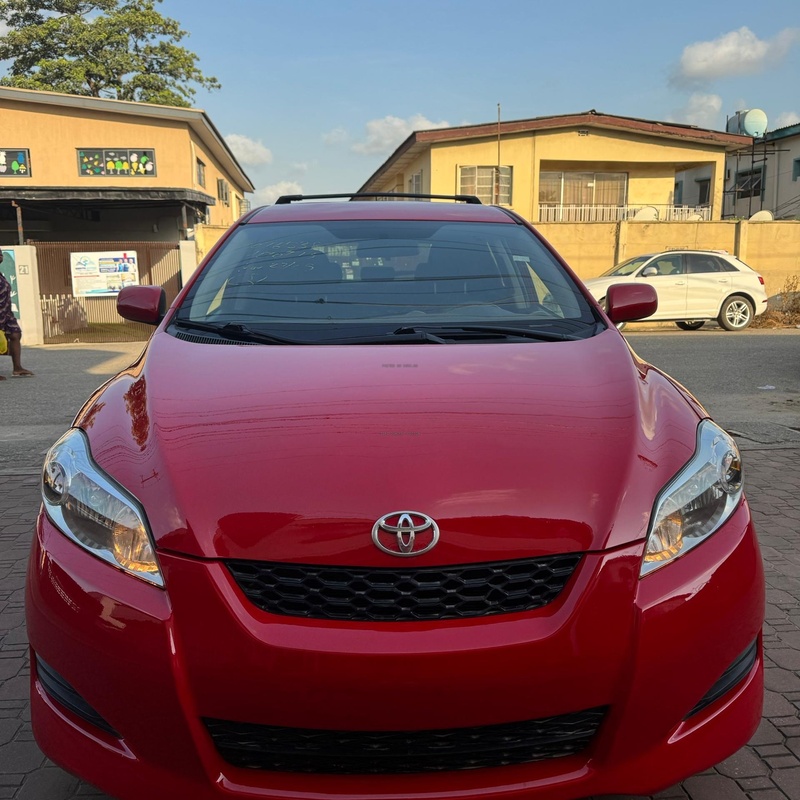 Foreign Used 2010 Toyota Matrix XR for Sale In Lagos image
