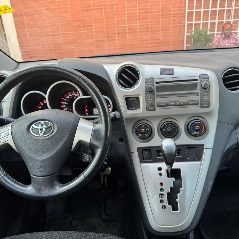 Foreign Used 2010 Toyota Matrix XR for Sale In Lagos image
