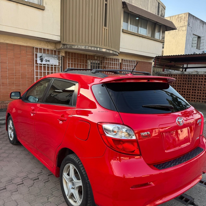 Foreign Used 2010 Toyota Matrix XR for Sale In Lagos image