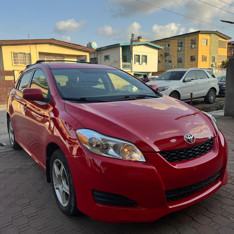 Foreign Used 2010 Toyota Matrix XR for Sale In Lagos image