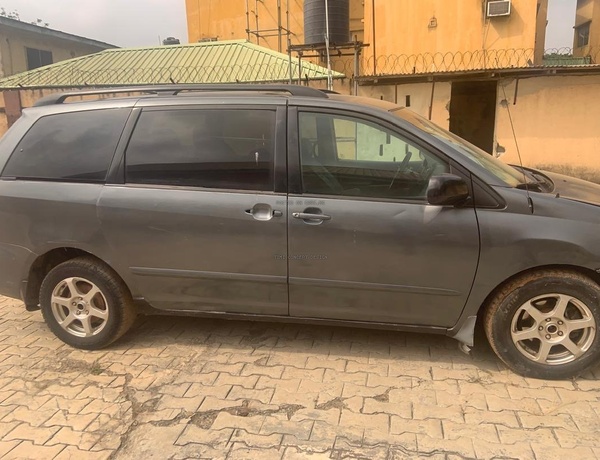Toyota Sienna 2006 for Sale In Lagos