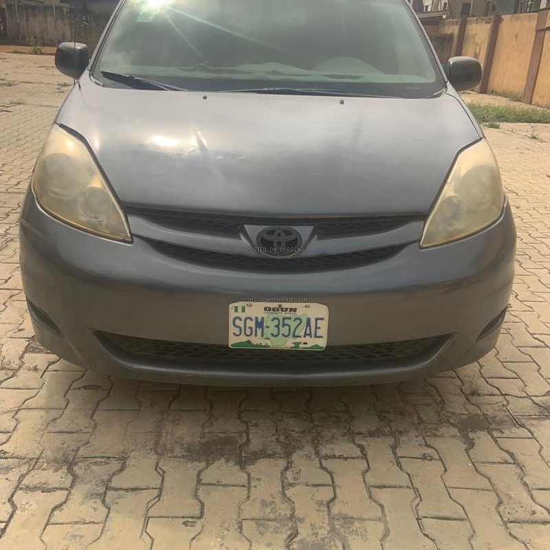 Toyota Sienna 2006 for Sale In Lagos image