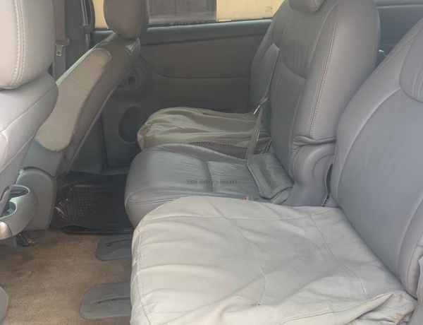 Toyota Sienna 2006 for Sale In Lagos