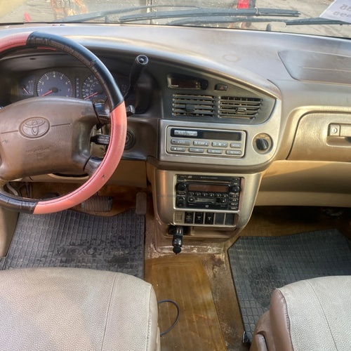 Toyota Sienna  XLE 2002 for Sale In Lagos 