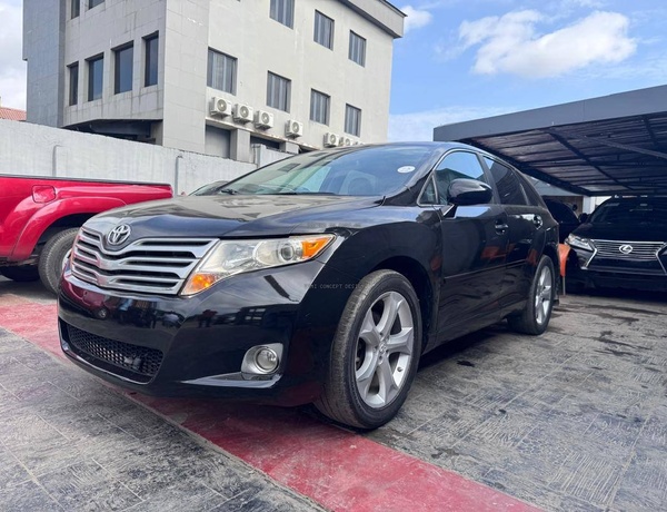 Nigerian Used Toyota Venza 2011 in Lagos state 