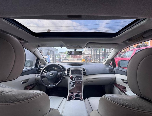 Nigerian Used Toyota Venza 2011 in Lagos state 