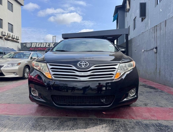 Nigerian Used Toyota Venza 2011 in Lagos state 