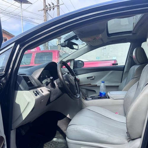 Nigerian Used Toyota Venza 2011 in Lagos state 
