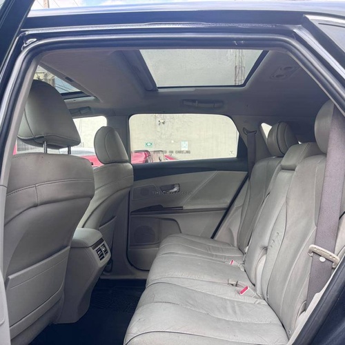 Nigerian Used Toyota Venza 2011 in Lagos state 