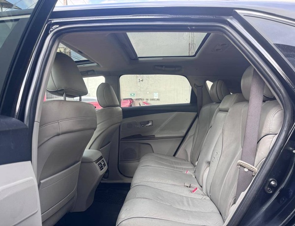 Nigerian Used Toyota Venza 2011 in Lagos state 