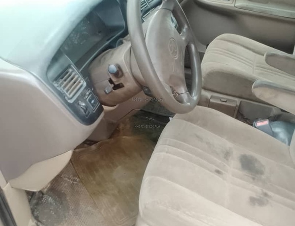 Toyota Sienna 1999 for Sale in Ikorodu,Lagos