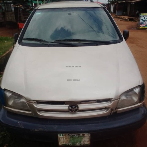 Toyota Sienna 1999 for Sale in Ikorodu,Lagos
