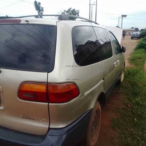 Toyota Sienna 1999 for Sale in Ikorodu,Lagos