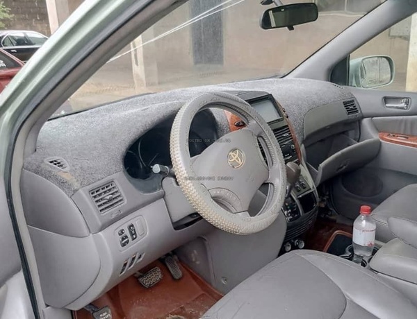 Toyota Sienna 2008 for Sale In Alimosho Lagos