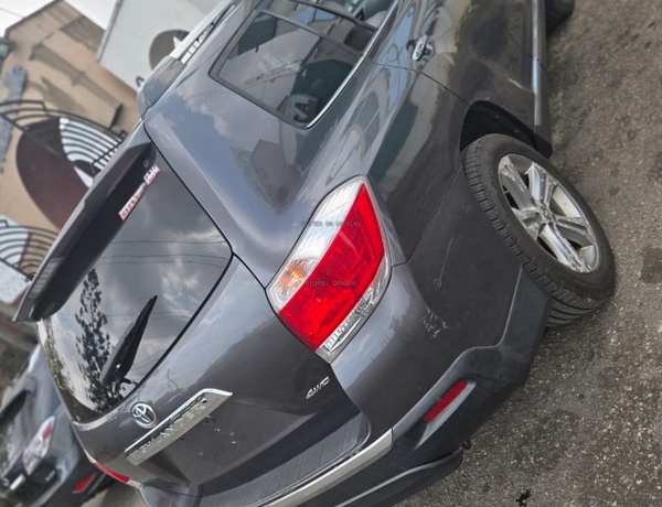 Toyota Highlander 2011 for Sale  in Lagos