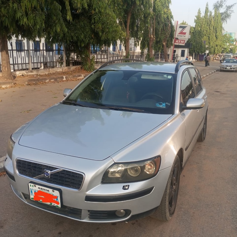 VOLVO T5 V50 2006 SILVER FOR SALE IN ABUJA image