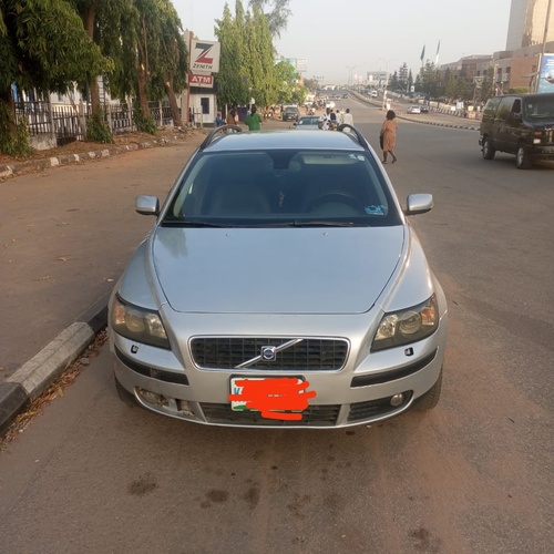 VOLVO T5 V50 2006 SILVER FOR SALE IN ABUJA