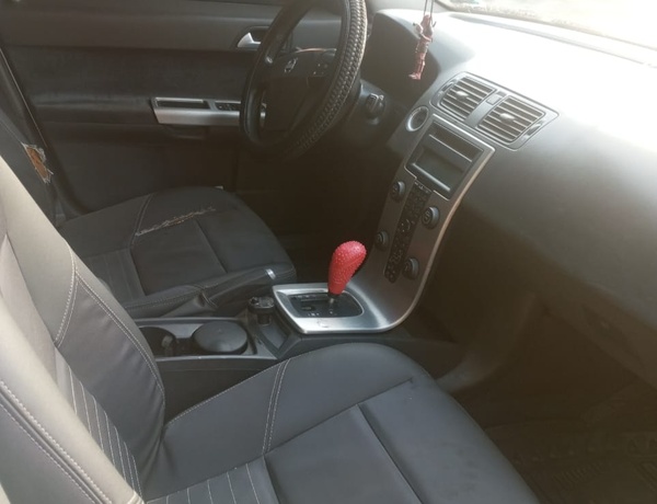 VOLVO T5 V50 2006 SILVER FOR SALE IN ABUJA