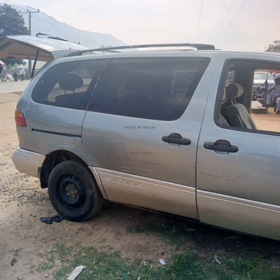 Toyota Sienna 2000 for Sale In Kubwa, Abuja