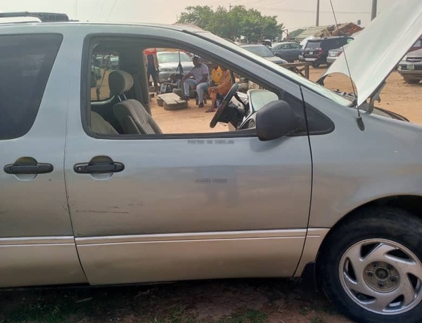 Toyota Sienna 2000 for Sale In Kubwa, Abuja