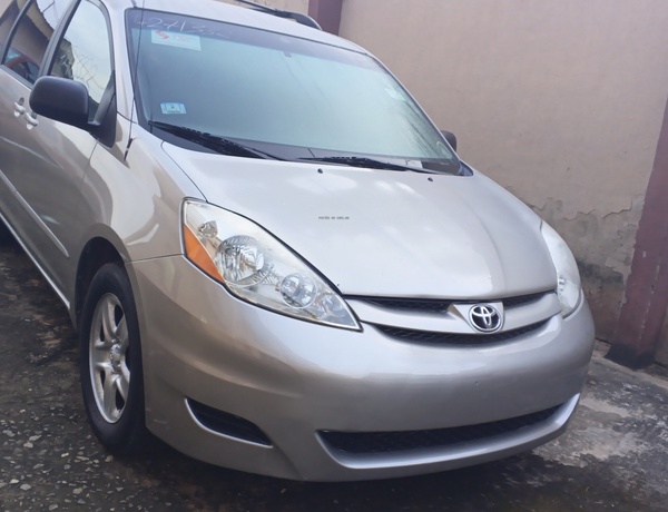 Toyota Sienna 2009 for Sale In Lagos