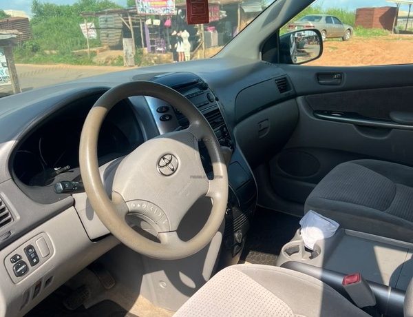 Toyota Sienna 2006 for Sale  In Osun State