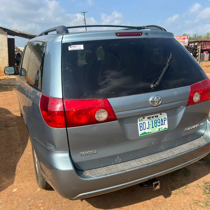 Toyota Sienna 2006 for Sale  In Osun State image