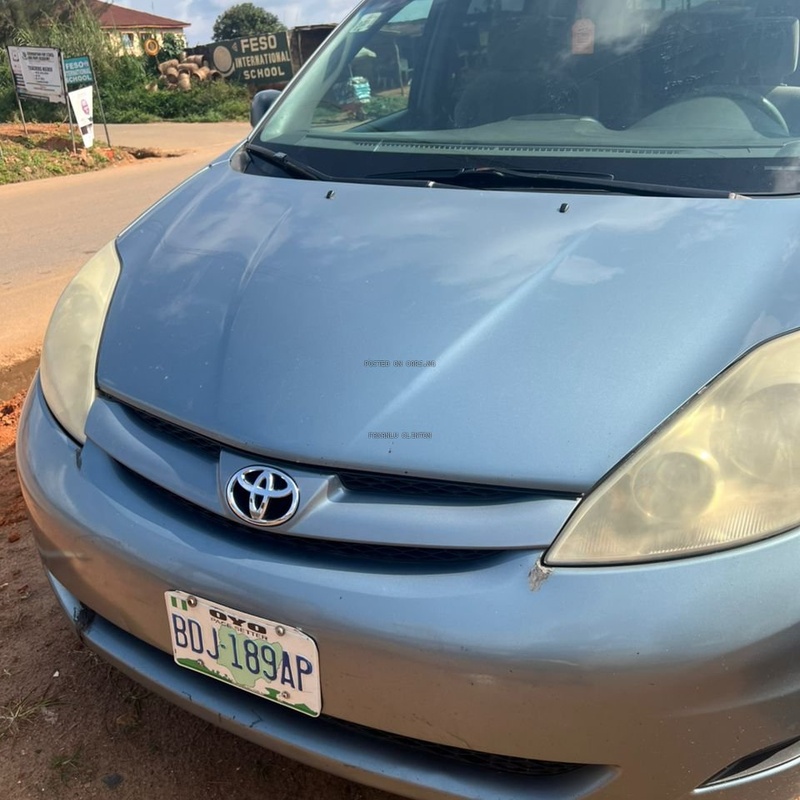 Toyota Sienna 2006 for Sale  In Osun State image