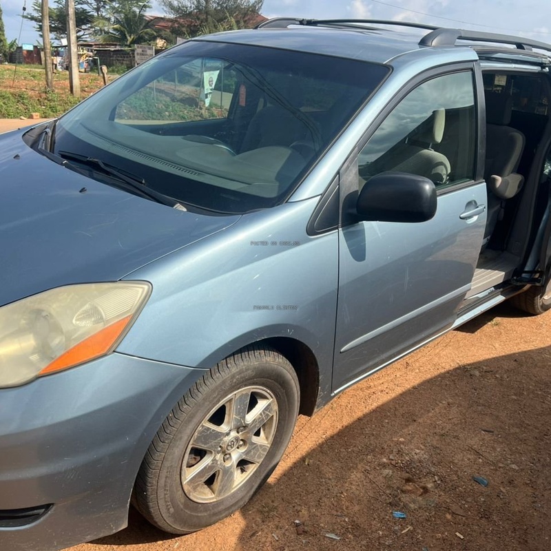 Toyota Sienna 2006 for Sale  In Osun State image