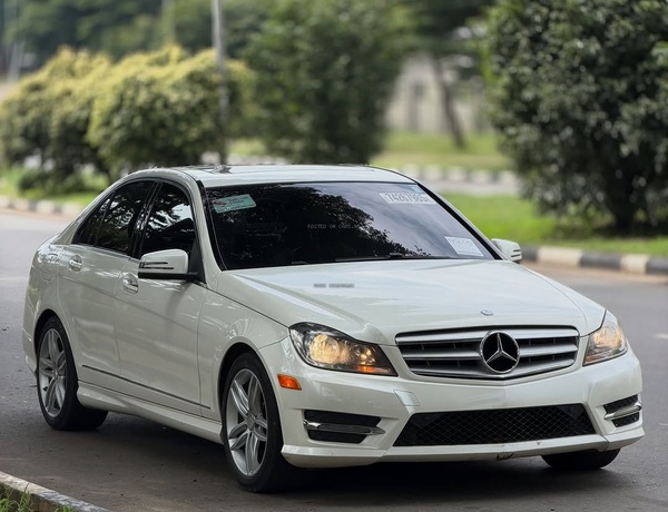 FOREIGN USED 2013 MERCEDES-BENZ C300 FOR SALE