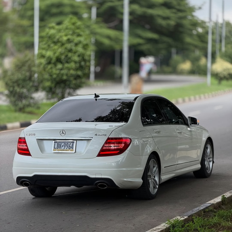 FOREIGN USED 2013 MERCEDES-BENZ C300 FOR SALE image