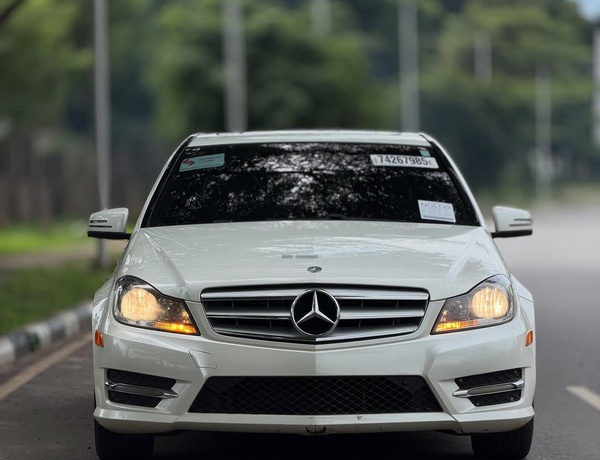 FOREIGN USED 2013 MERCEDES-BENZ C300 FOR SALE