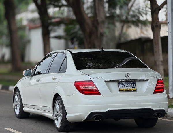 FOREIGN USED 2013 MERCEDES-BENZ C300 FOR SALE