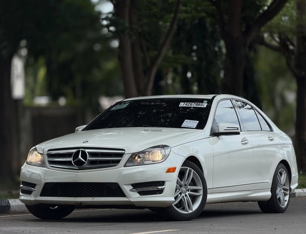 FOREIGN USED 2013 MERCEDES-BENZ C300 FOR SALE