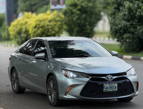 Foreign Used Toyota Camry SE 2015 in Abuja