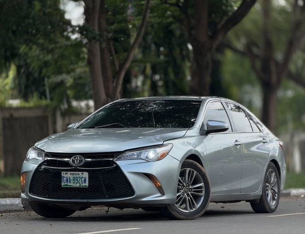 Foreign Used Toyota Camry SE 2015 in Abuja