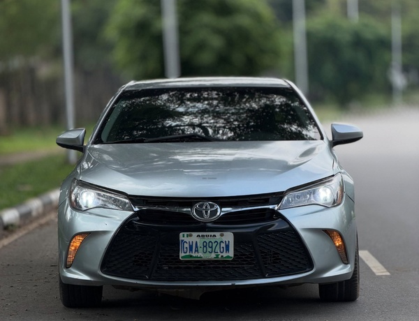 Foreign Used Toyota Camry SE 2015 in Abuja