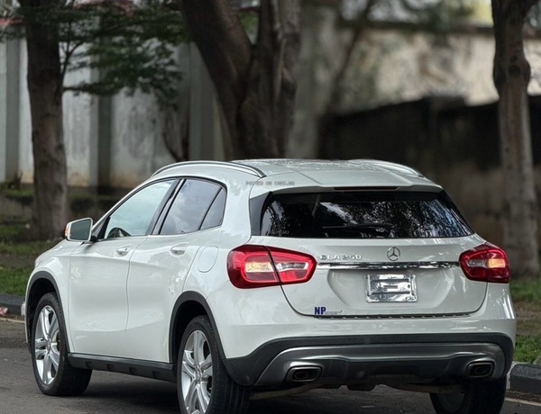 Foreign Used Mercedes-Benz GLA250 2015  for Sale in Abuja
